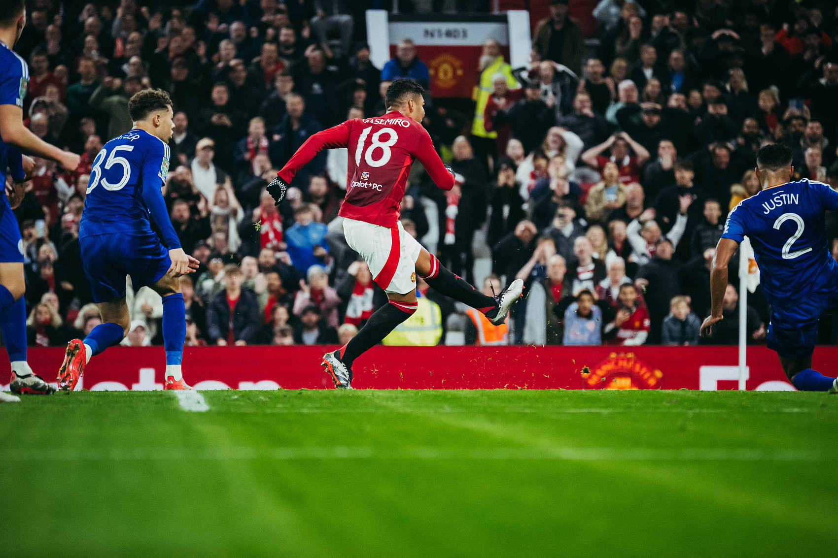 马奎尔双响，莱斯特城客场取得稳定胜利