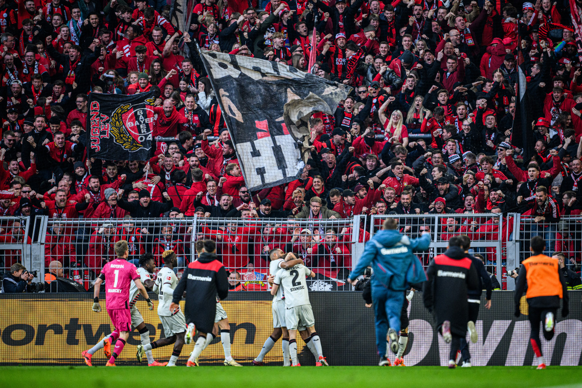 利物浦主场大胜，球迷沸腾欢呼