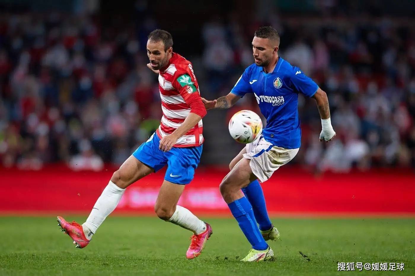 欧洲足球豪强巴塞罗那遭遇惨败,丢失领先优势 欧洲足球豪强巴塞罗那遭遇惨败,丢失领先优势